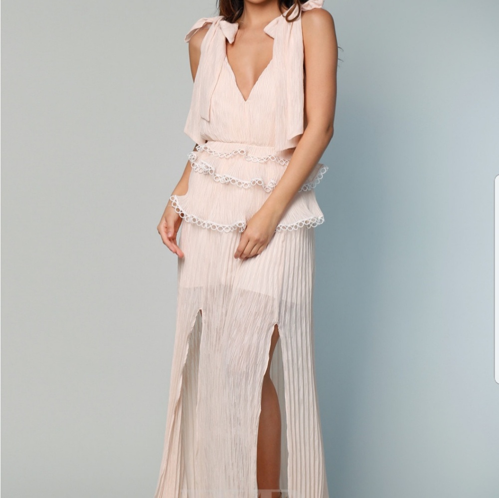 NWT Keepsake Too Close Gown in Small